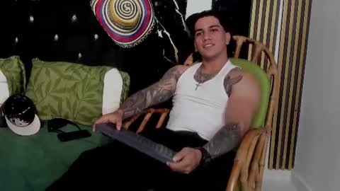 Snapshot of mr_maximo chatting on July 17, 2:29 am mr_maximo online show from July 17, 2:29 am