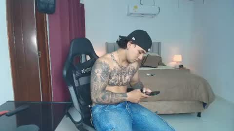 Snapshot of mr_maximo chatting on July 19, 3:21 am mr_maximo online show from July 19, 3:21 am