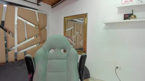 Snapshot of mr_mikee_ chatting on January 9, 3:04 am MIKEE online show from January 9, 3:04 am