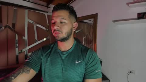 Snapshot of mr_mikee_ chatting on January 10, 3:07 am MIKEE online show from January 10, 3:07 am