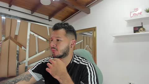 Snapshot of mr_mikee_ chatting on January 16, 3:02 am MIKEE online show from January 16, 3:02 am