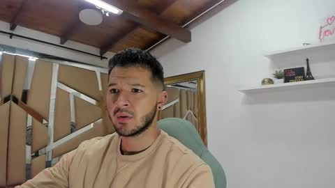 Snapshot of mr_mikee_ chatting on February 17, 3:15 am MIKEE online show from February 17, 3:15 am