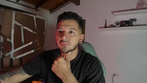 Snapshot of mr_mikee_ chatting on February 27, 3:04 am MIKEE online show from February 27, 3:04 am