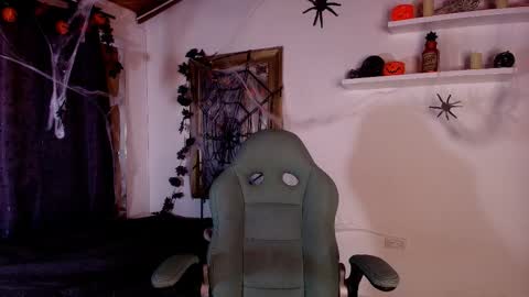 MIKEE online show from October 22, 3:07 am