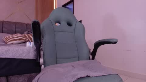 MIKEE online show from March 28, 4:12 am