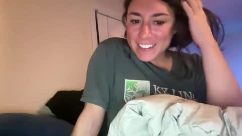 Mr  Mrs Glitter online show from February 6, 6:51 am