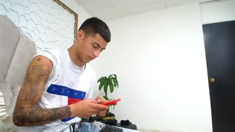 Mr Porn  online show from June 6, 12:49 am