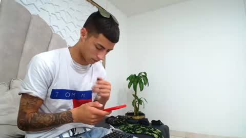 Mr Porn  online show from June 12, 3:05 am