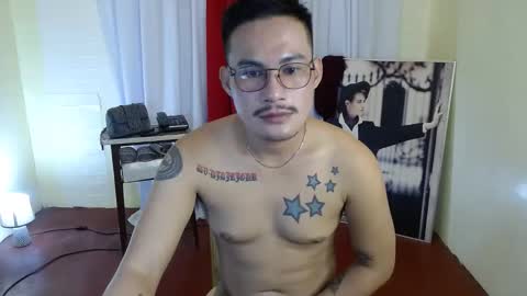 Snapshot of mr_remly chatting on March 6, 9:20 pm remly online show from March 6, 9:20 pm