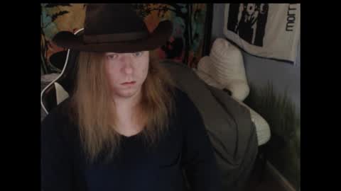 Snapshot of mr_strawberry chatting on October 13, 7:25 pm mr_strawberry online show from October 13, 7:25 pm