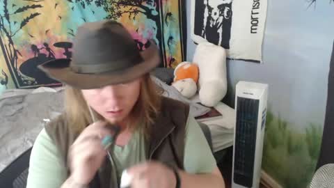 mr_strawberry online show from May 29, 4:16 pm