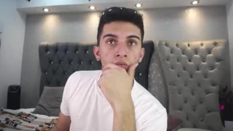 Snapshot of mr_williseo chatting on March 3, 10:20 pm williseo online show from March 3, 10:20 pm