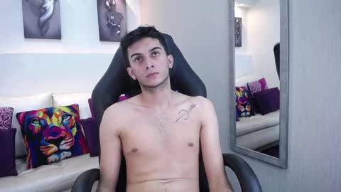 Snapshot of mr_williseo chatting on March 4, 10:49 pm williseo online show from March 4, 10:49 pm