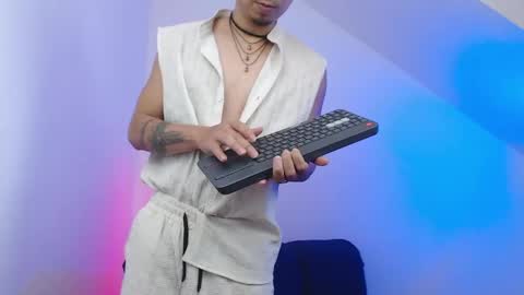 Snapshot of mralpha_latino chatting on April 18, 5:11 am Alpha LATINO online show from April 18, 5:11 am