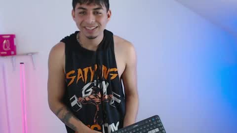 Snapshot of mralpha_latino chatting on April 23, 5:08 am Alpha LATINO online show from April 23, 5:08 am
