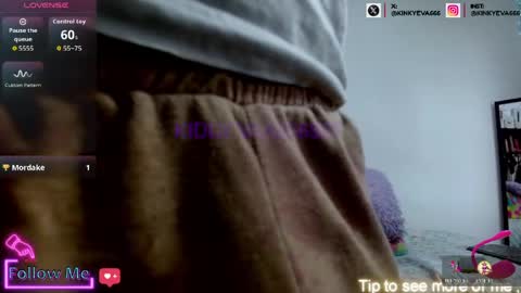 Snapshot of mrandmrs666999 chatting on April 14, 9:32 pm Mrandmrs666999 online show from April 14, 9:32 pm