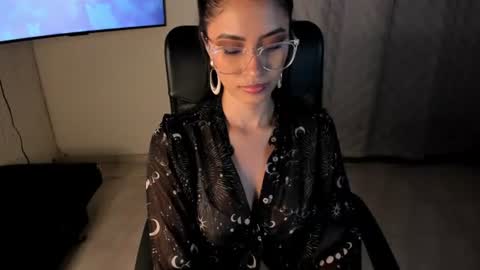 Mr.  Mrs. Smith  online show from July 15, 3:23 am