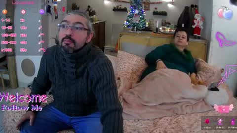 Snapshot of mrandmrsswetness84 chatting on December 8, 5:22 pm MrAndMrsSwetness84 online show from December 8, 5:22 pm