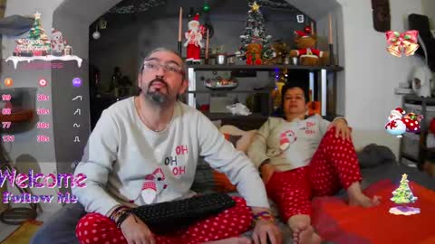 Snapshot of mrandmrsswetness84 chatting on January 2, 6:18 am MrAndMrsSwetness84 online show from January 2, 6:18 am