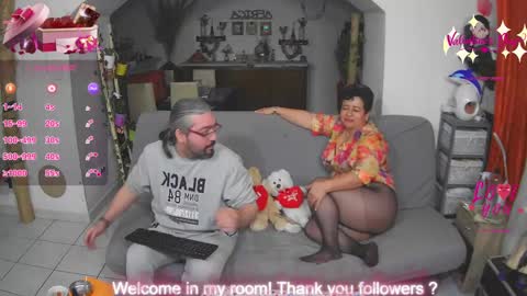 Snapshot of mrandmrsswetness84 chatting on February 25, 9:46 pm MrAndMrsSwetness84 online show from February 25, 9:46 pm