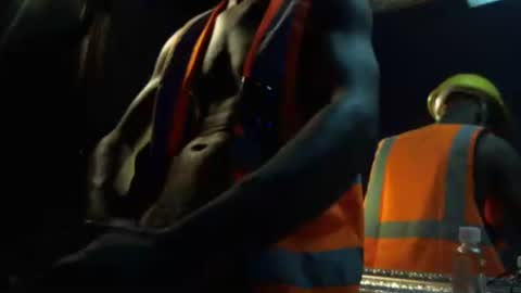 Snapshot of mrbigdiq chatting on January 8, 11:21 am MrBigDiQ1 online show from January 8, 11:21 am