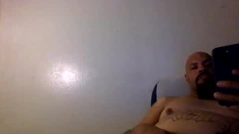 mrbiggs1077777 online show from April 6, 11:22 am