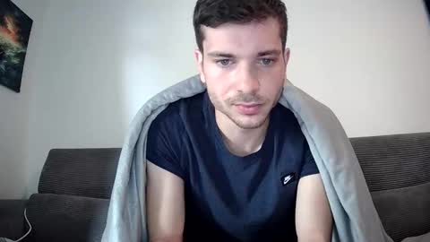 Snapshot of mrboyyyy chatting on October 7, 12:46 pm ... online show from October 7, 12:46 pm