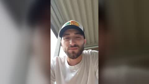 Snapshot of mrbwc301 chatting on August 2, 2:37 pm mrbwc301 online show from August 2, 2:37 pm