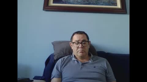 Snapshot of mrcaruso chatting on January 10, 10:28 am Mrcaruso online show from January 10, 10:28 am