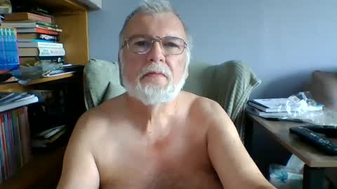 Snapshot of mrcloseup chatting on May 31, 6:10 am mrcloseup online show from May 31, 6:10 am