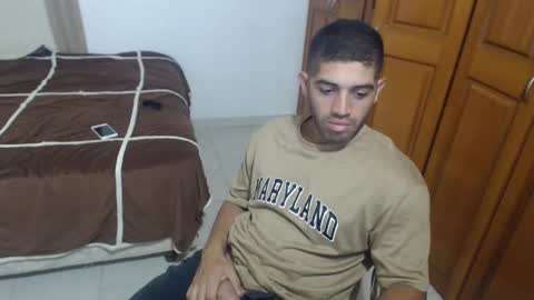 Snapshot of mrcum24 chatting on December 2, 8:22 pm Will online show from December 2, 8:22 pm