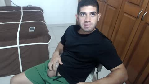 Snapshot of mrcum24 chatting on December 10, 3:52 am Will online show from December 10, 3:52 am