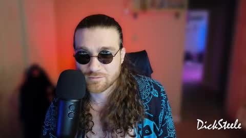 Snapshot of mrdicksteele chatting on November 4, 4:22 am Dick Steele online show from November 4, 4:22 am