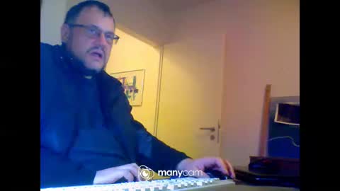 Snapshot of mrduplo1975 chatting on November 18, 6:56 pm MrJohnsen1975 online show from November 18, 6:56 pm
