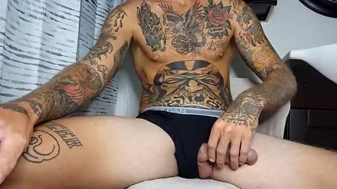 Snapshot of mremy chatting on January 31, 12:06 am Rem M online show from January 31, 12:06 am