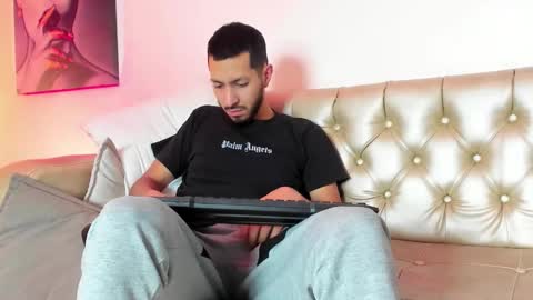 Snapshot of mrfranco_vc chatting on March 29, 1:44 pm Andy online show from March 29, 1:44 pm