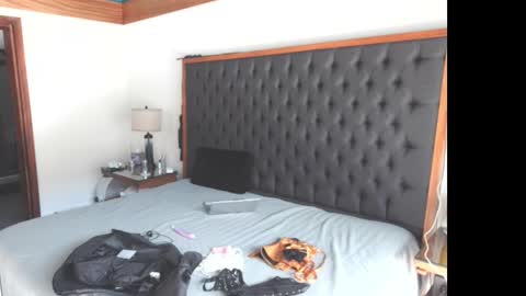 MrFunTimeforYou online show from February 25, 8:51 pm