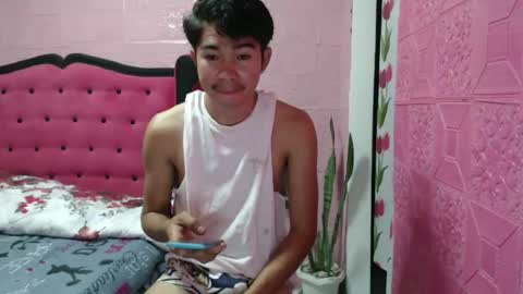 mrheartthief online show from June 28, 2:34 pm