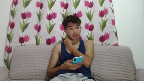 mrheartthief online show from July 9, 2:21 pm
