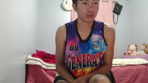 mrheartthief online show from August 1, 9:03 pm