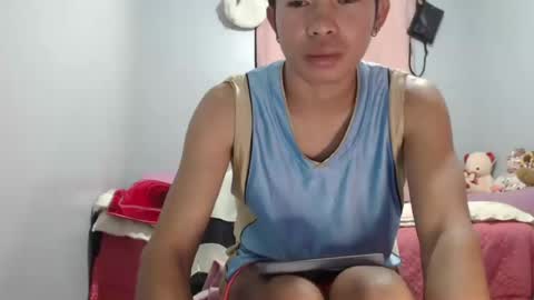 mrheartthief online show from August 6, 10:11 pm