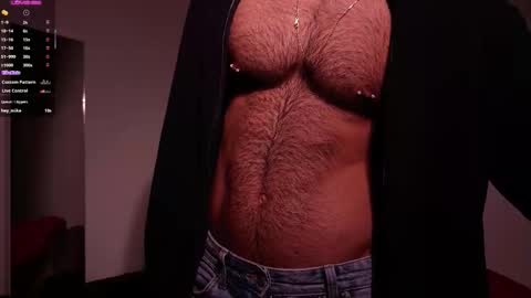 Snapshot of mrj9921 chatting on January 18, 11:52 pm Juan online show from January 18, 11:52 pm