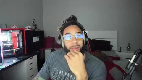 Snapshot of mrjacksonsplayroom chatting on February 3, 11:10 pm X TeamTJackson tnacamgirls online show from February 3, 11:10 pm