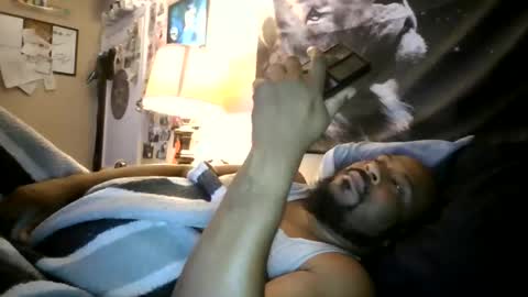 Snapshot of mrknowpussy chatting on May 31, 8:43 am mrknowpussy online show from May 31, 8:43 am