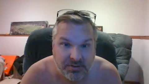 Snapshot of mrlovalova83 chatting on December 26, 5:37 am mrlovalova83 online show from December 26, 5:37 am