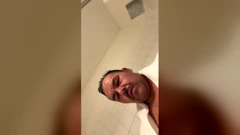 Snapshot of mrmex87 chatting on June 18, 3:29 am mrmex87 online show from June 18, 3:29 am