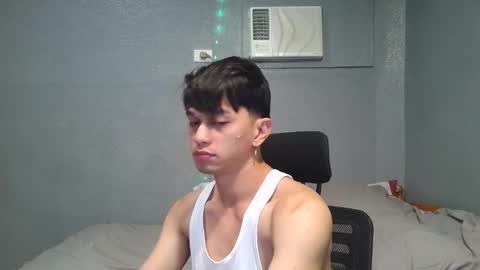 Snapshot of mrshawn95 chatting on October 3, 3:53 pm shawn online show from October 3, 3:53 pm