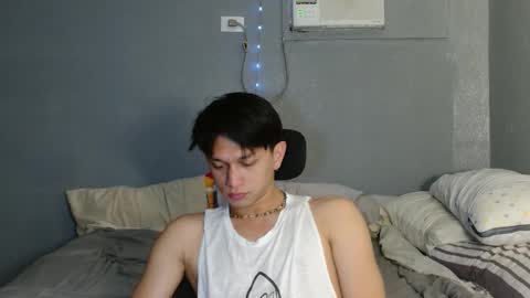 Snapshot of mrshawn95 chatting on October 15, 6:52 pm shawn online show from October 15, 6:52 pm