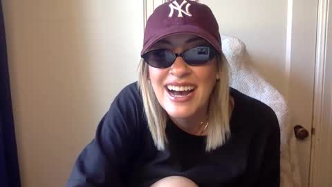 MrsPrissXO online show from April 24, 12:51 pm