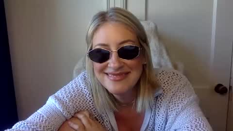 MrsPrissXO online show from April 27, 12:47 pm
